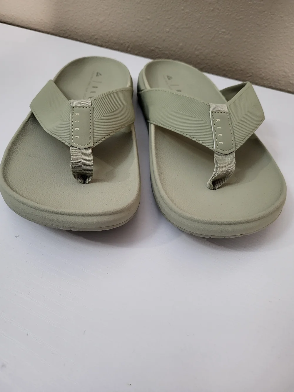 Reef Sierra Flip Flop Thong Sandal Platform Men's Size 12 Sea Foam Green Unisex